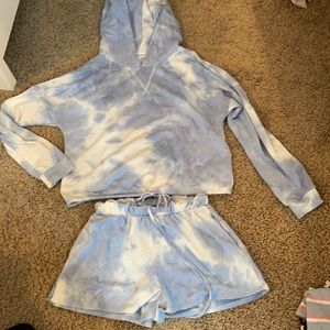 LAST CHANCE Blue and white tie dye lounge set